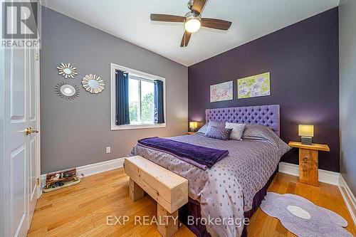 2884 Sunnydale Lane, Ramara, ON - Indoor Photo Showing Bedroom