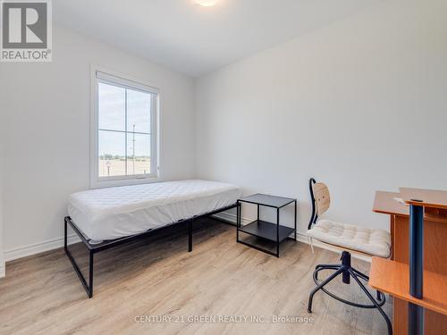 51 - 1317 Leriche Way, Milton, ON - Indoor Photo Showing Bedroom