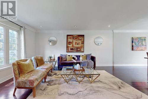 76 Jill Crescent, Brampton, ON - Indoor Photo Showing Living Room