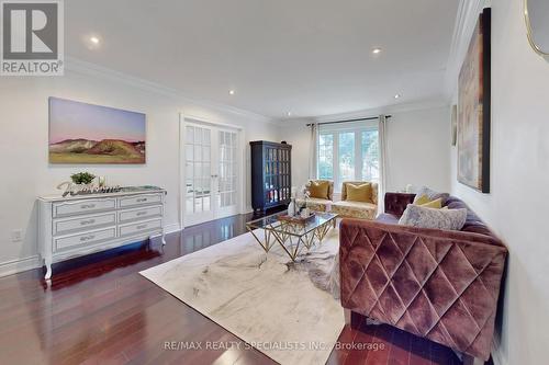 76 Jill Crescent, Brampton, ON - Indoor Photo Showing Living Room