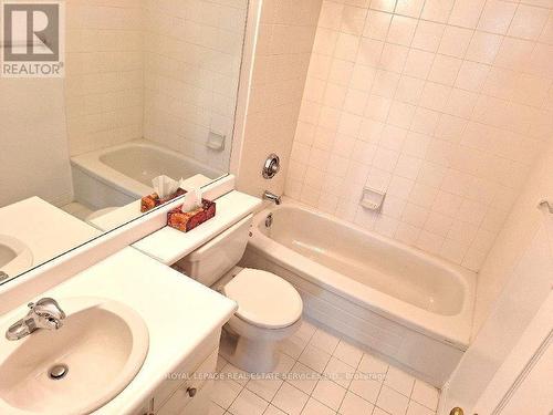 1908 - 1 Aberfoyle Crescent, Toronto, ON - Indoor Photo Showing Bathroom