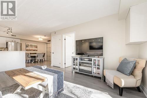 204 - 2010 Cleaver Avenue, Burlington, ON - Indoor Photo Showing Living Room