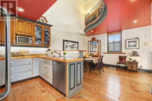 2 - 18 Chapel Street, Cobourg, ON - Indoor Photo Showing Kitchen