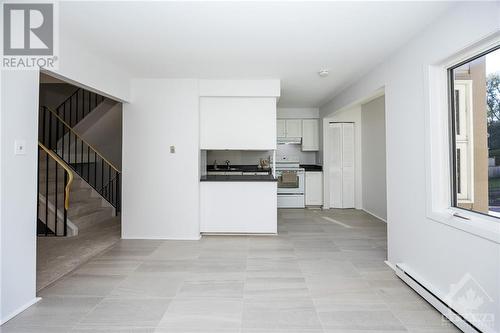 26 Peary Way, Ottawa, ON - Indoor Photo Showing Kitchen