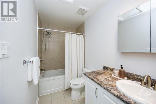 26 Peary Way, Ottawa, ON - Indoor Photo Showing Bathroom