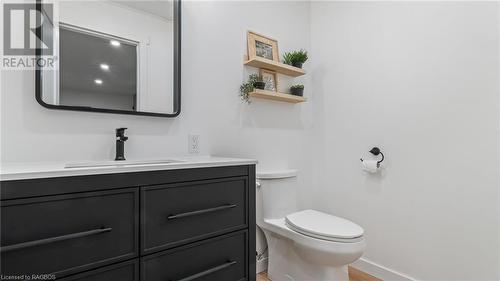 582742 9B Side Road, Chatsworth (Twp), ON - Indoor Photo Showing Bathroom