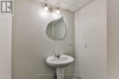 9927 Florence Street, St. Thomas, ON - Indoor Photo Showing Bathroom