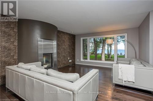 359326 Grey Road 15, Meaford, ON - Indoor With Fireplace