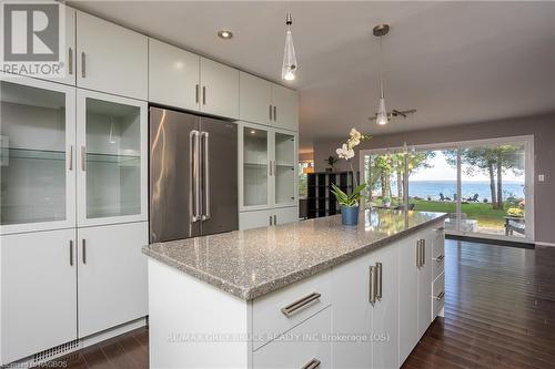 359326 Grey Road 15, Meaford, ON - Indoor Photo Showing Kitchen With Upgraded Kitchen