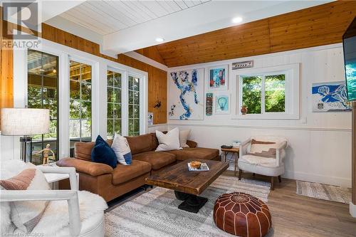 222 Pellisier Street, Eugenia, ON - Indoor Photo Showing Living Room