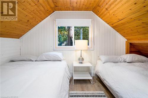 222 Pellisier Street, Eugenia, ON - Indoor Photo Showing Bedroom