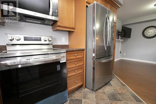 18 Queensgate Blvd, Sault Ste. Marie, ON - Indoor Photo Showing Kitchen