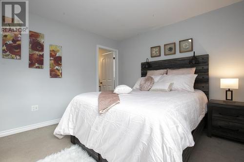 18 Queensgate Blvd, Sault Ste. Marie, ON - Indoor Photo Showing Bedroom