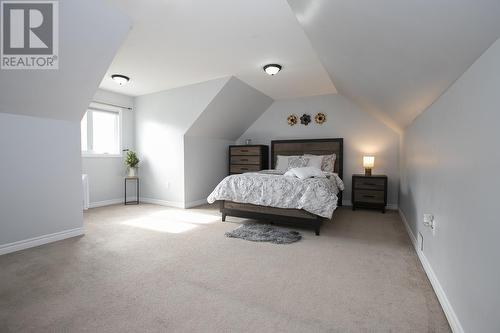 18 Queensgate Blvd, Sault Ste. Marie, ON - Indoor Photo Showing Bedroom