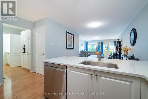 10 - 861 Wentworth Street, Peterborough (Otonabee), ON - Indoor Photo Showing Kitchen