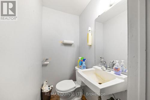 221 Coleman Street, Belleville, ON - Indoor Photo Showing Bathroom