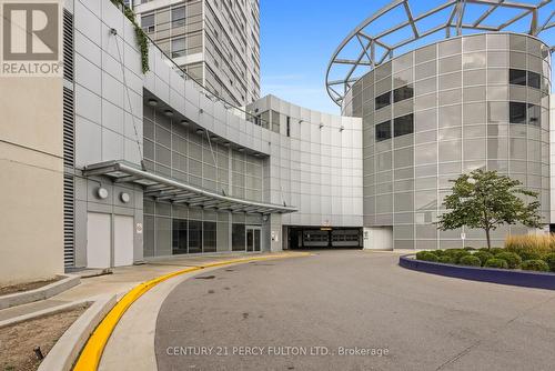 812 - 36 Lee Centre Drive, Toronto, ON - Outdoor