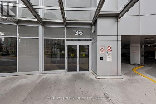 812 - 36 Lee Centre Drive, Toronto, ON - Outdoor