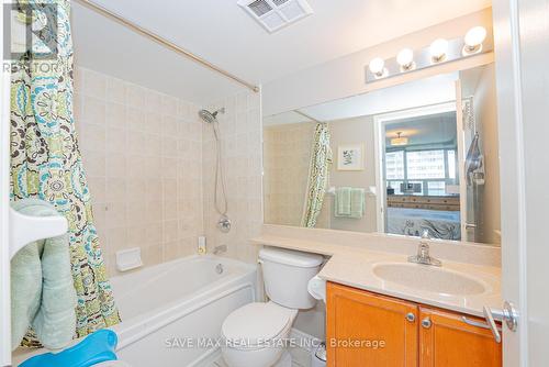 1412 - 1 Elm Drive W, Mississauga, ON - Indoor Photo Showing Bathroom