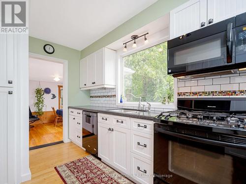 133 Main Street S, Halton Hills, ON - Indoor Photo Showing Kitchen