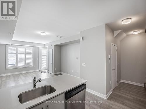 9 - 3473 Widdicombe Way, Mississauga, ON - Indoor Photo Showing Kitchen