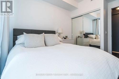 1705 - 10 Park Lawn Road, Toronto, ON - Indoor Photo Showing Bedroom