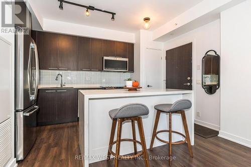 1705 - 10 Park Lawn Road, Toronto, ON - Indoor Photo Showing Kitchen With Upgraded Kitchen