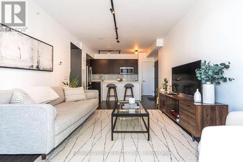 1705 - 10 Park Lawn Road, Toronto, ON - Indoor Photo Showing Living Room