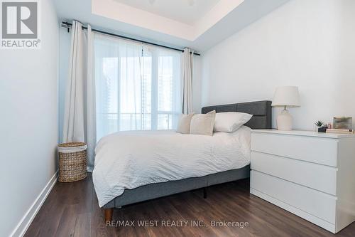 1705 - 10 Park Lawn Road, Toronto, ON - Indoor Photo Showing Bedroom