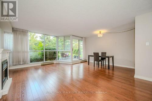 104 - 1071 Queens Avenue, Oakville, ON - Indoor