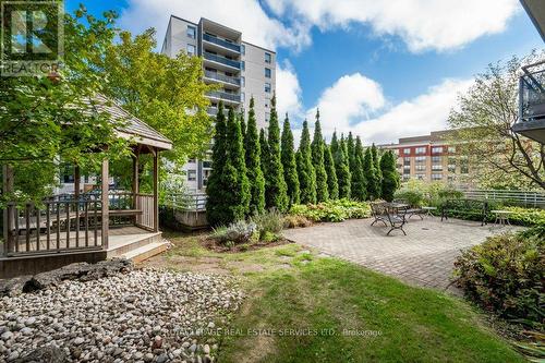 104 - 1071 Queens Avenue, Oakville, ON - Outdoor