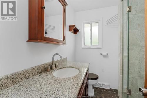 434 Bertha Avenue, Windsor, ON - Indoor Photo Showing Bathroom