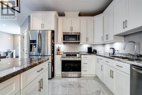 1983 Ethan Court, Windsor, ON - Indoor Photo Showing Kitchen With Upgraded Kitchen