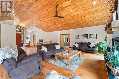 1559 York Road, Niagara-On-The-Lake, ON - Indoor Photo Showing Living Room