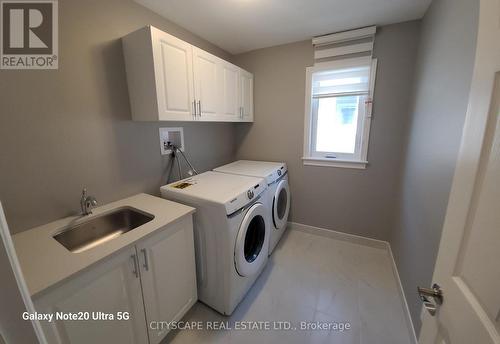 1374 Monarch Drive, Kingston, ON - Indoor Photo Showing Laundry Room