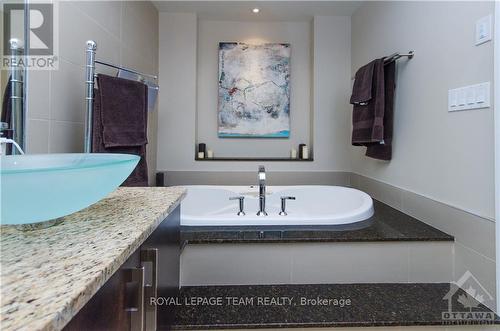 113 Clarendon Avenue, Ottawa, ON - Indoor Photo Showing Bathroom