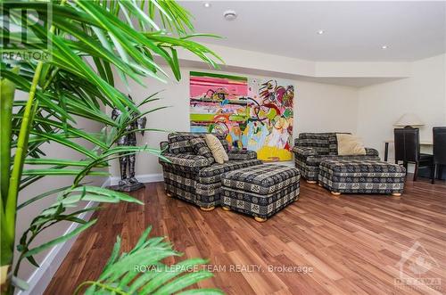 113 Clarendon Avenue, Ottawa, ON - Indoor Photo Showing Living Room