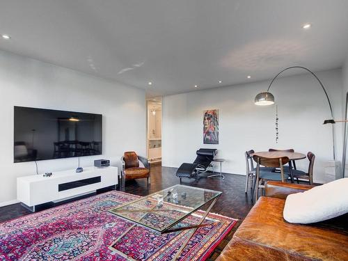 Salon - 205Z-2 Rue Westmount-Square, Westmount, QC - Indoor Photo Showing Living Room