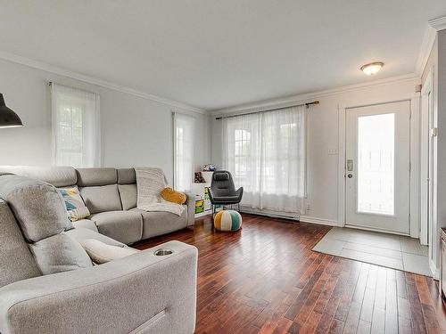 Salon - 125 Carré De La Batture, Terrebonne (Lachenaie), QC - Indoor Photo Showing Living Room