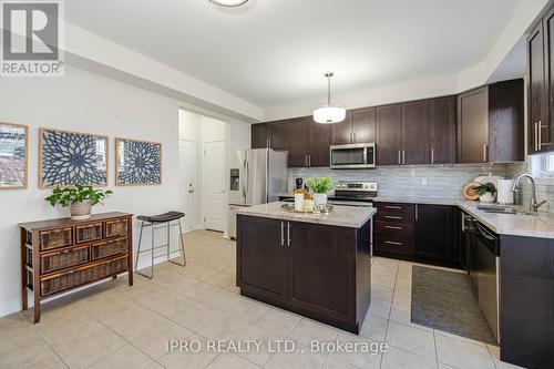 762 Grand Ridge Avenue, Oshawa, ON - Indoor Photo Showing Kitchen With Stainless Steel Kitchen With Upgraded Kitchen