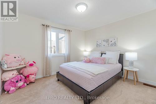 762 Grand Ridge Avenue, Oshawa, ON - Indoor Photo Showing Bedroom