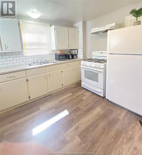 45 Gray Street, Chatham, ON - Indoor Photo Showing Kitchen