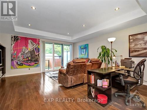 129A Cartier Street, Ottawa, ON - Indoor Photo Showing Living Room