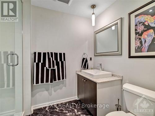 129A Cartier Street, Ottawa, ON - Indoor Photo Showing Bathroom