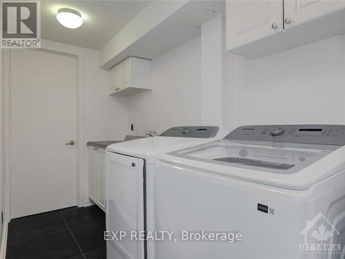 129A Cartier Street, Ottawa, ON - Indoor Photo Showing Laundry Room