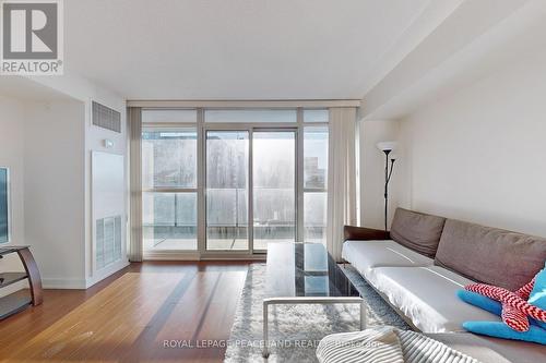 1209 - 33 Singer Court, Toronto, ON - Indoor Photo Showing Living Room