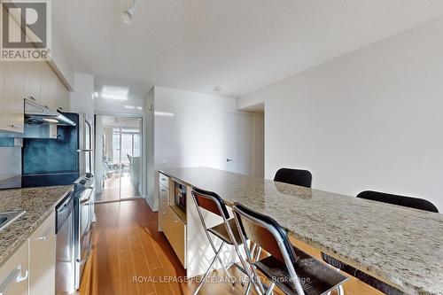 1209 - 33 Singer Court, Toronto, ON - Indoor Photo Showing Kitchen