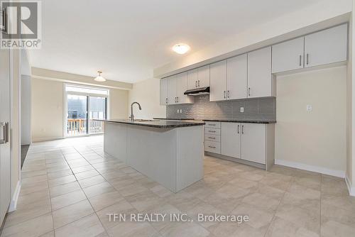 224 Eastbridge Avenue, Welland, ON - Indoor Photo Showing Kitchen