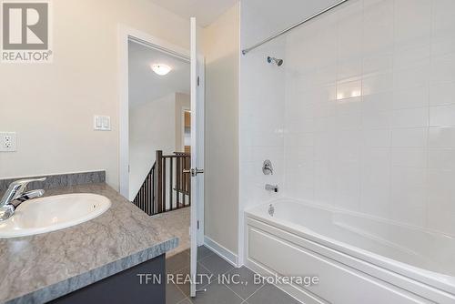 224 Eastbridge Avenue, Welland, ON - Indoor Photo Showing Bathroom