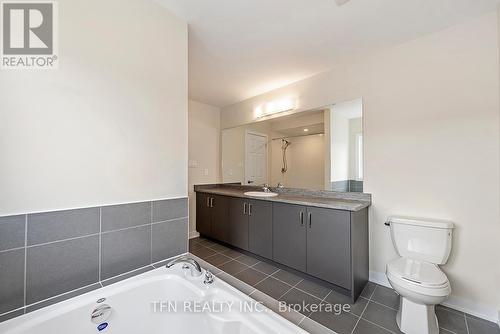 224 Eastbridge Avenue, Welland, ON - Indoor Photo Showing Bathroom